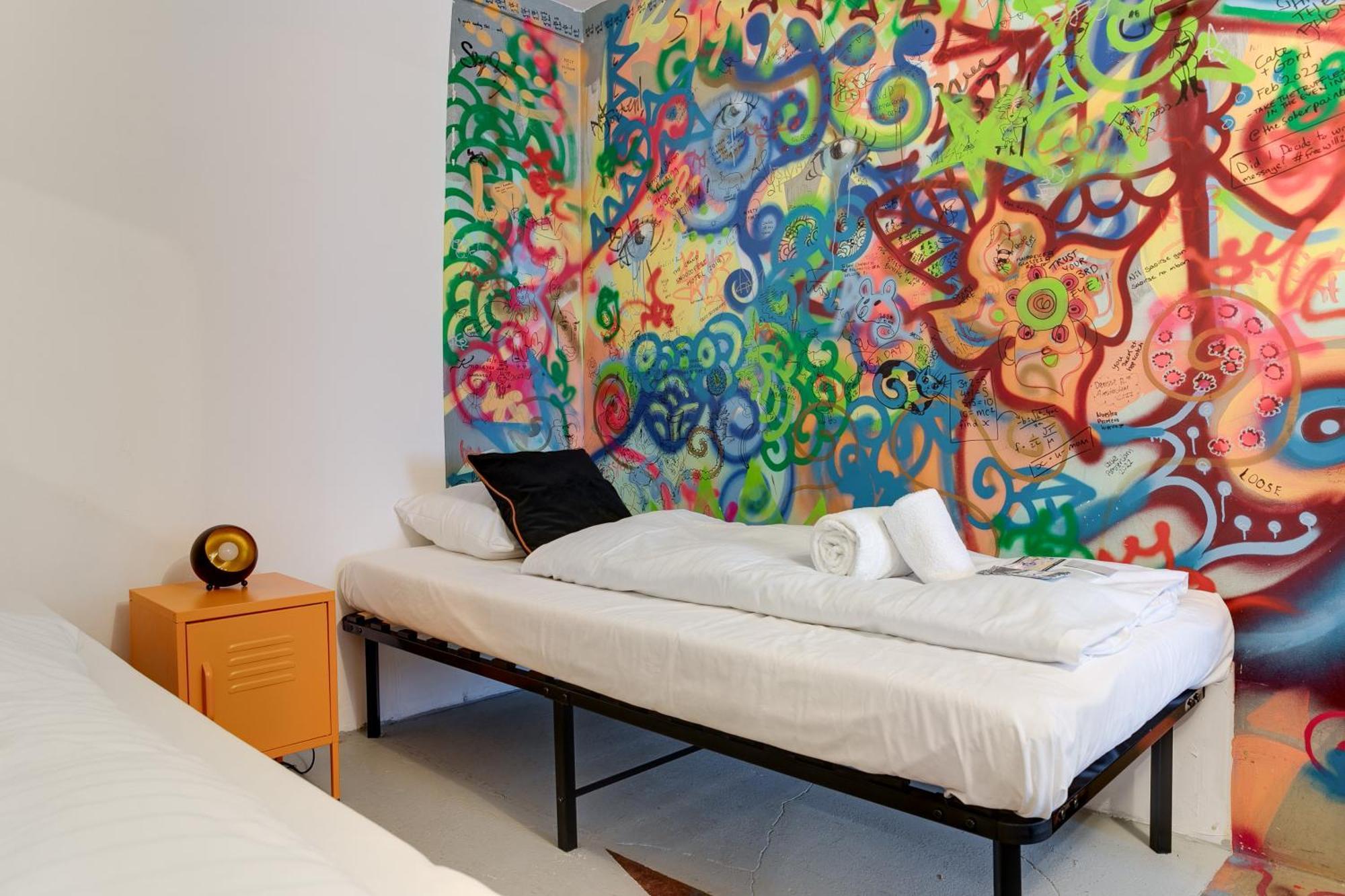 Clinkmama Hostel Amsterdam Exterior photo